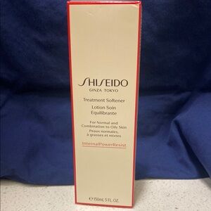 Shiseido Treatment Softener - Red